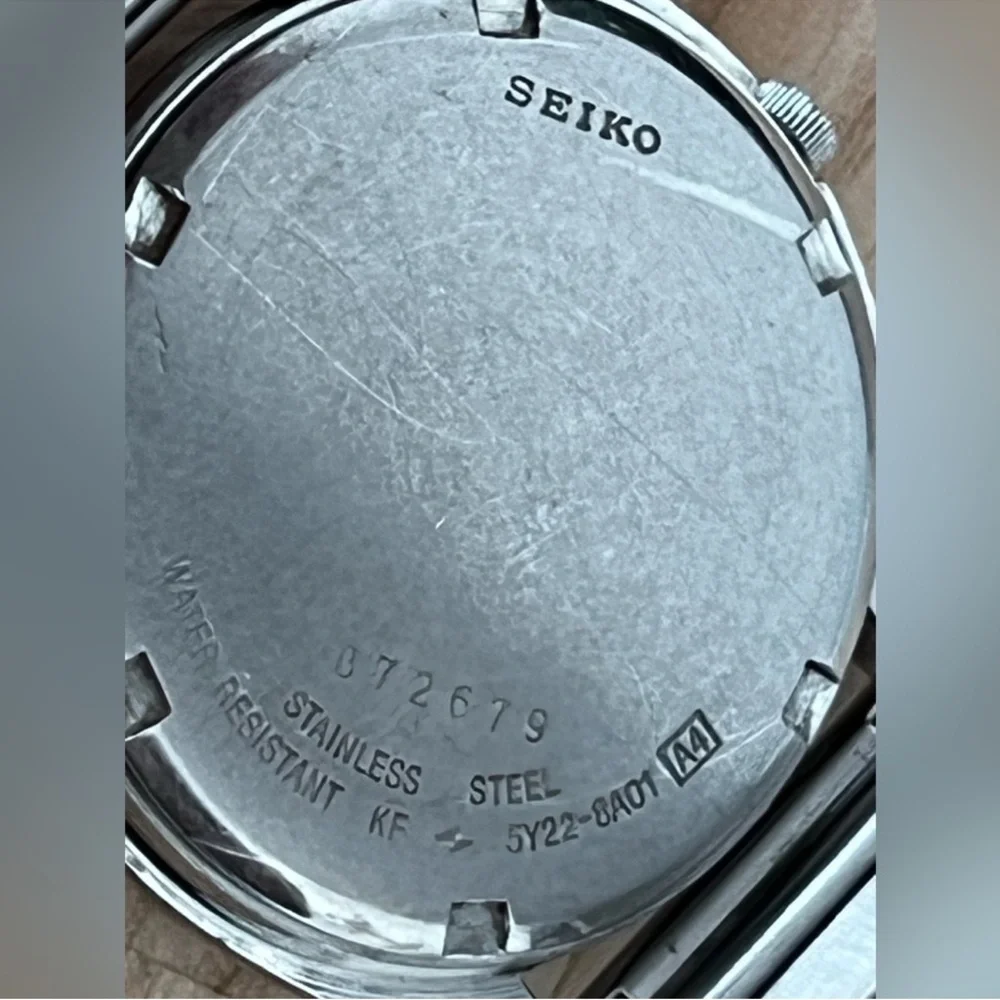 Seiko SQ Men's Watch Vintage Stainless Dial Stretch Bracelet Date Windows